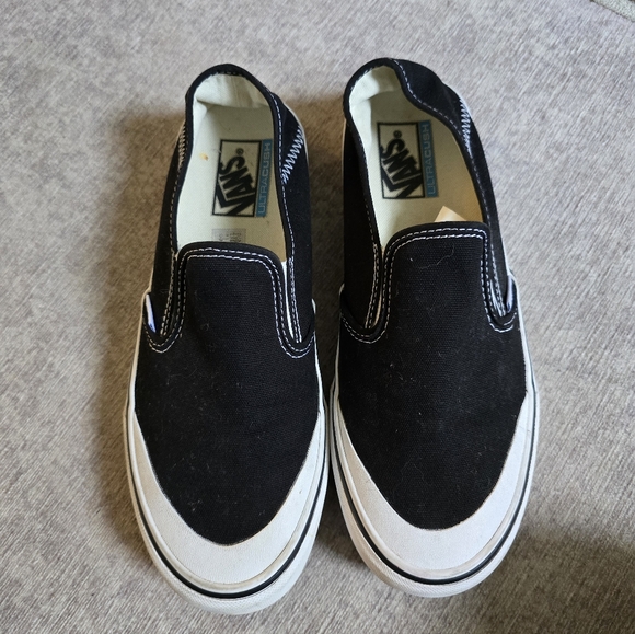 Vans Unisex Women's / Men's Slip-On Half Moon Black and White Slip-On Sneakers - Picture 2 of 8